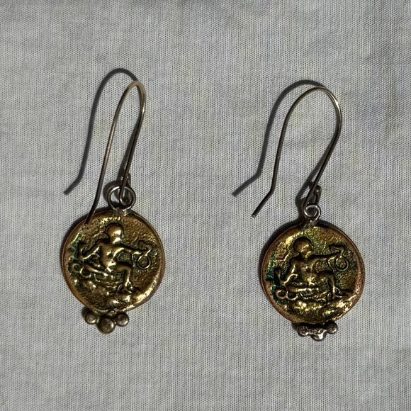 Gold Intaglio Cameo Roman Coin Style Drop Earrings - Picture 7 of 10
